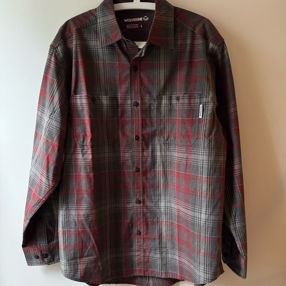 NWOT Men’s WOLVERINE lightweight cotton/poly button-up shirt L